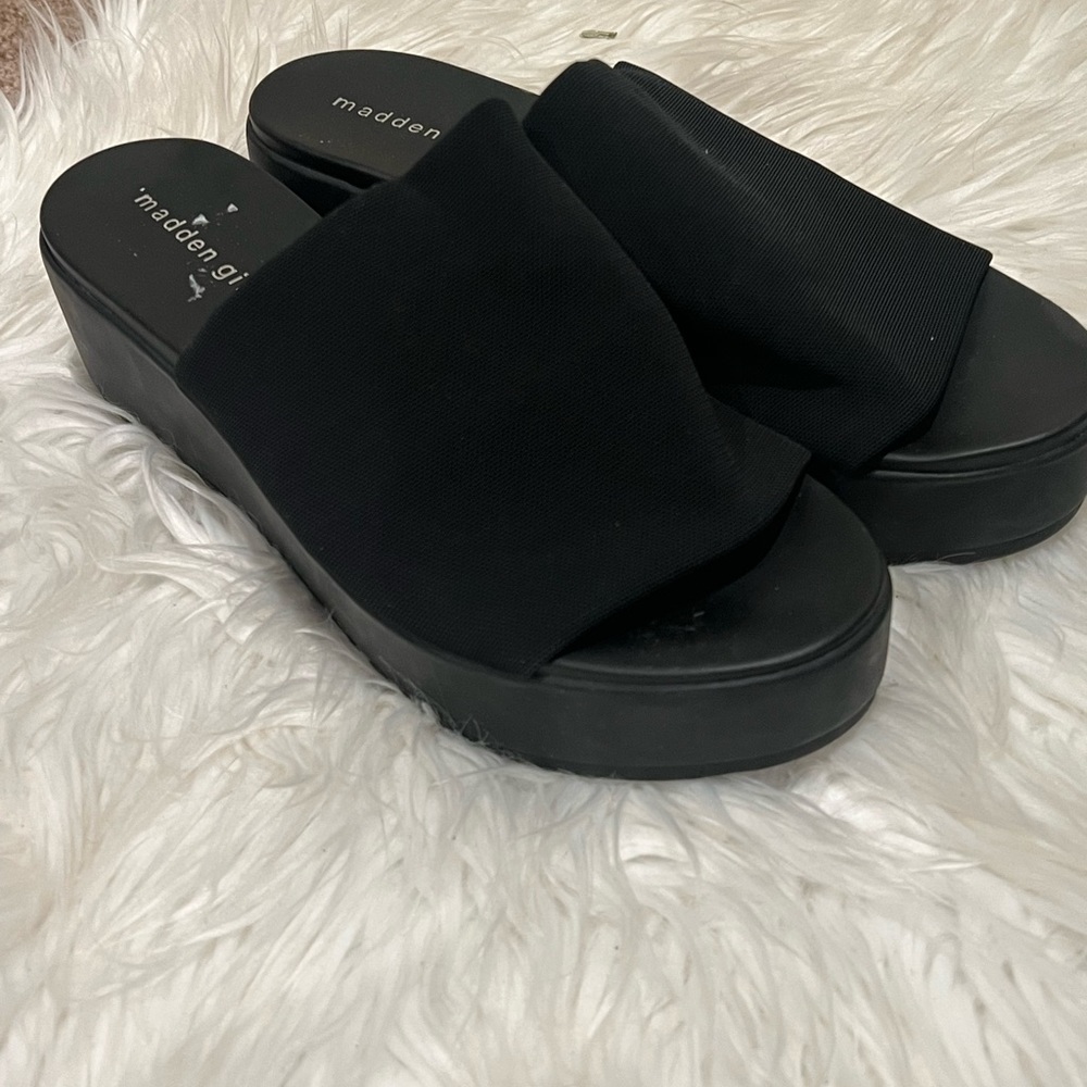 Madden Girl Open Toe Casual Platform Black
